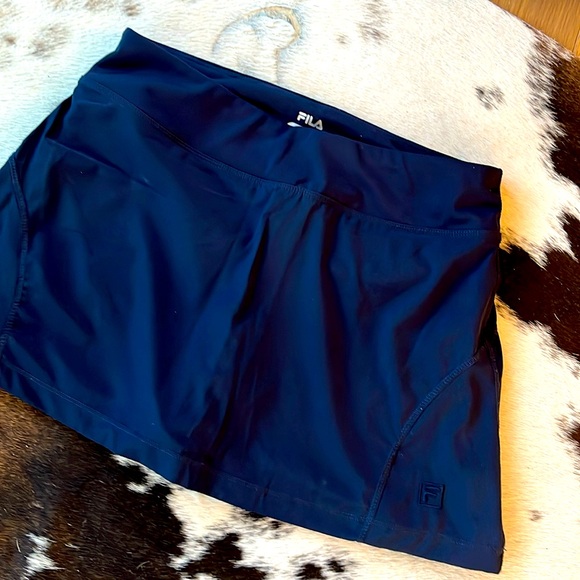 Tennis skirt - Picture 1 of 3